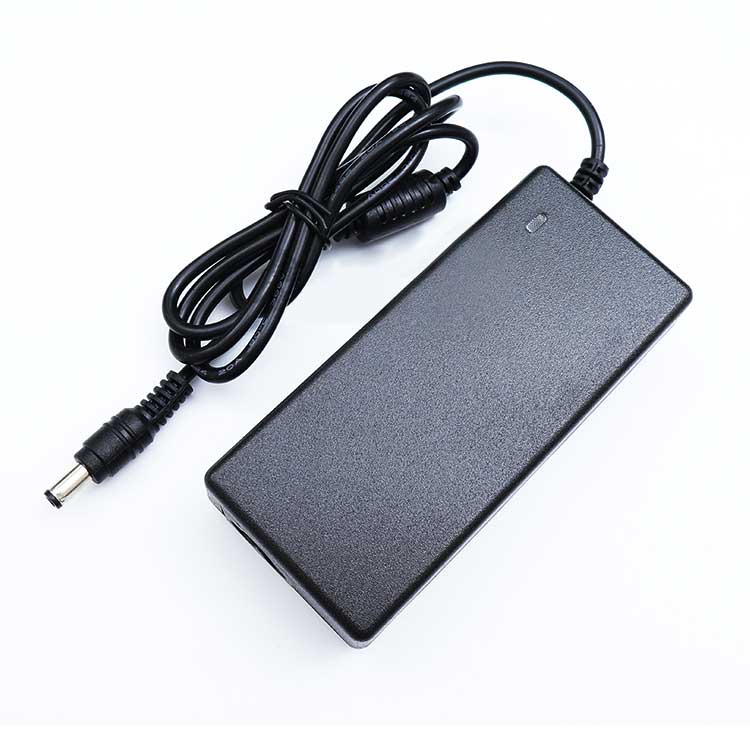 TOSHIBA Satellite Radius E45DW Chargeur / Alimentation